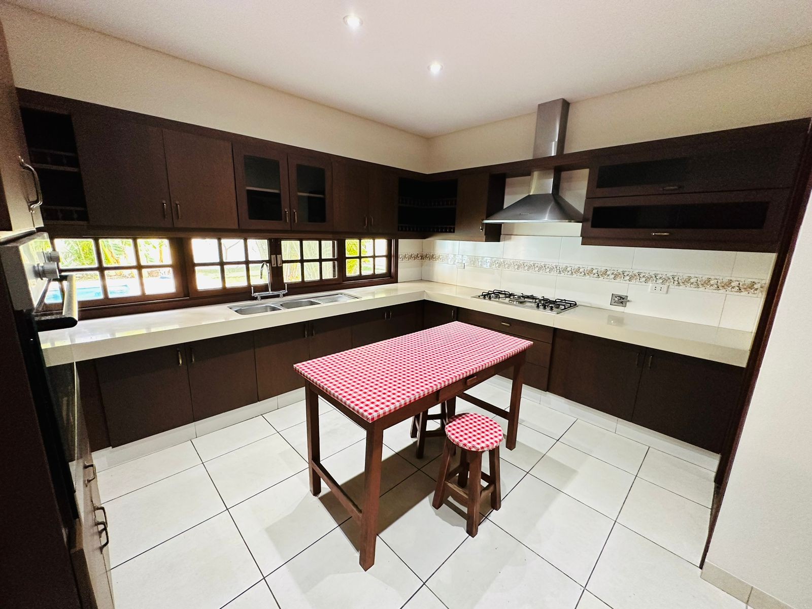 En Alquiler a $us 2,700 Foto 19