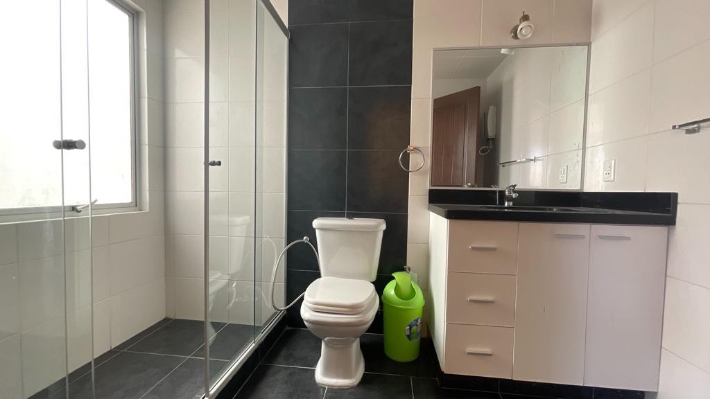 Departamento en AlquilerDEPARTAMENTO DUPLEX EN ALQUILER EN IRPAVI 4 dormitorios 5 baños 1 parqueos Foto 5