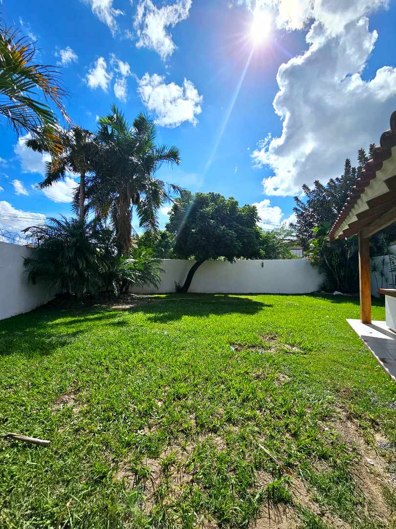 Casa en Entre 5to y 6to anillo Norte en Santa Cruz de la Sierra 3 dormitorios 3 baños 2 parqueos Foto 5