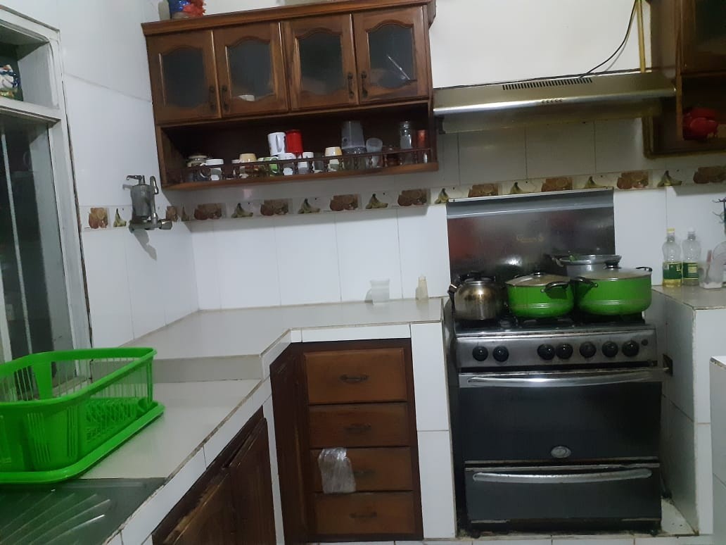 Casa en VentaBarrio Nueva Esperanza
Entre Av. 2 de agosto y Cambodromo  8 dormitorios 3 baños 2 parqueos Foto 17