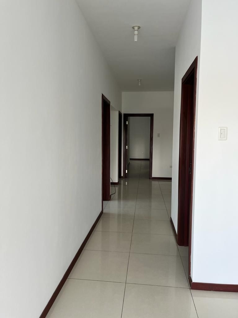 Departamento en Entre 2do y 3er anillo Oeste en Santa Cruz de la Sierra 1 dormitorios 1 baños 1 parqueos Foto 9