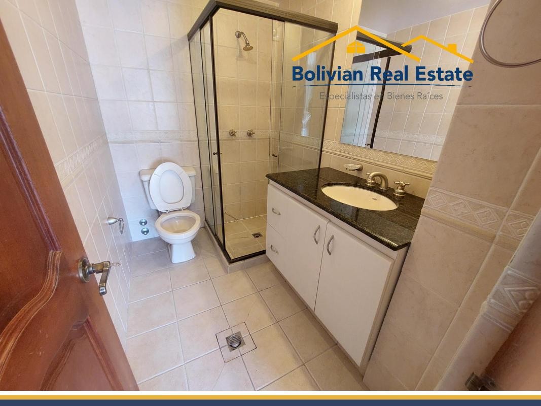 Departamento en AlquilerCALACOTO, BONITO DEPARTAMENTO EN ALQUILER CERCA AL COLEGIO CALVERT 4 dormitorios 3 baños 1 parqueos Foto 12