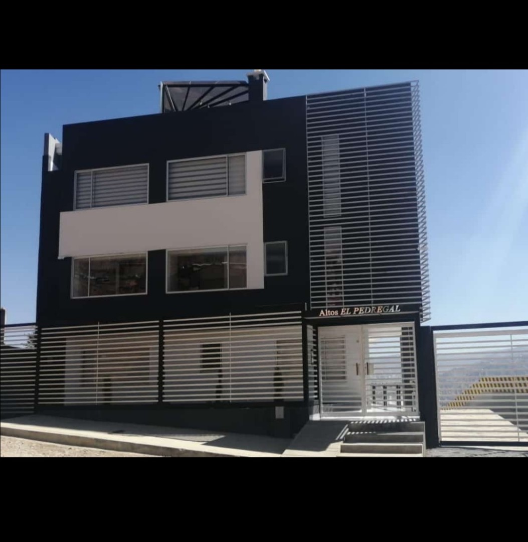 Departamento en VentaZona Sur Urbanización El Pedregal (final costanera) av.B Edificio Altos el pedregal  Foto 2