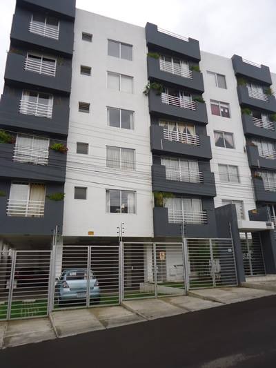 Departamento en VentaEntre Av. Santa Cruz y Gualberto Villaroel. Esquina Oscar Alfaro y Elena Rendon s/n  Foto 11