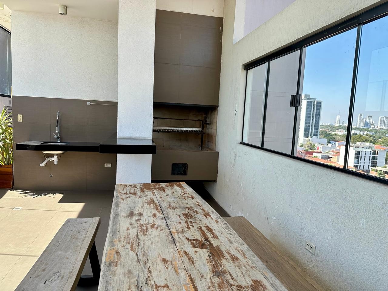 Departamento en VentaEquipetrol Norte – De Ocasión En Venta Depto de 2 Dormitorios (72.5 m2) con garaje y baulera 2 dormitorios 1 baños 1 parqueos Foto 10