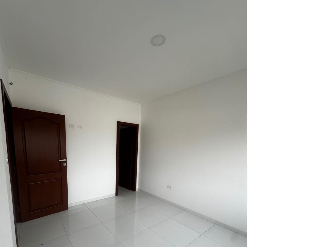 Departamento en Entre 7mo y 8vo anillo Norte en Santa Cruz de la Sierra 3 dormitorios 1 baños 2 parqueos Foto 8