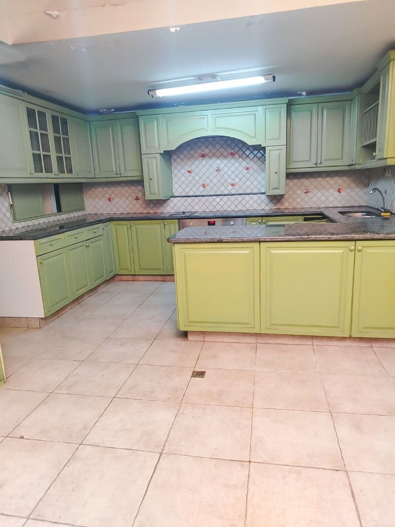 Casa <b>CASA DE 4 DORMITORIOS EN ALQUILER CALLE 10 DE CALACOTO</b> Foto 6