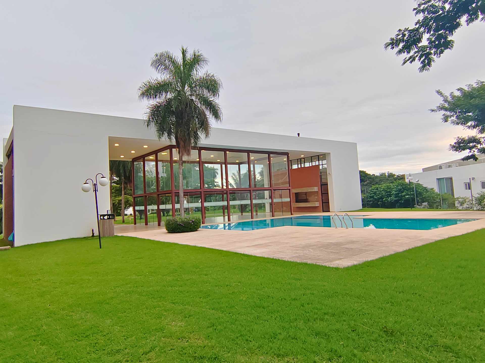 Casa en Urubó en Santa Cruz de la Sierra 4 dormitorios 5 baños 4 parqueos Foto 20