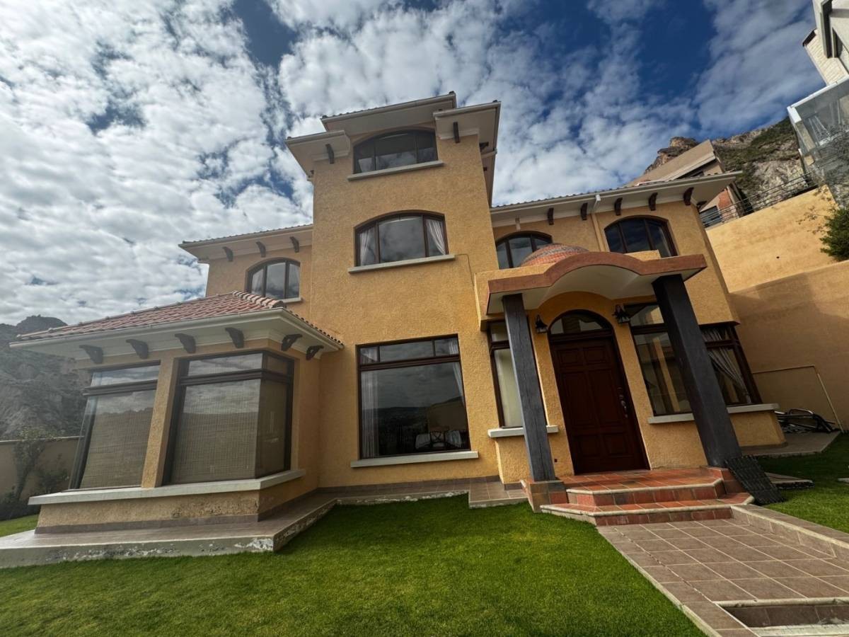 Casa en La Florida en La Paz 5 dormitorios 5 baños 2 parqueos Foto 1