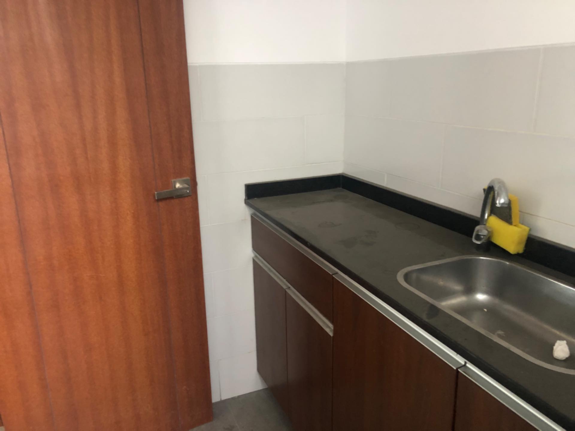 Local comercial en AnticréticoMODERNO Y ESPACIOSO LOCAL Foto 2