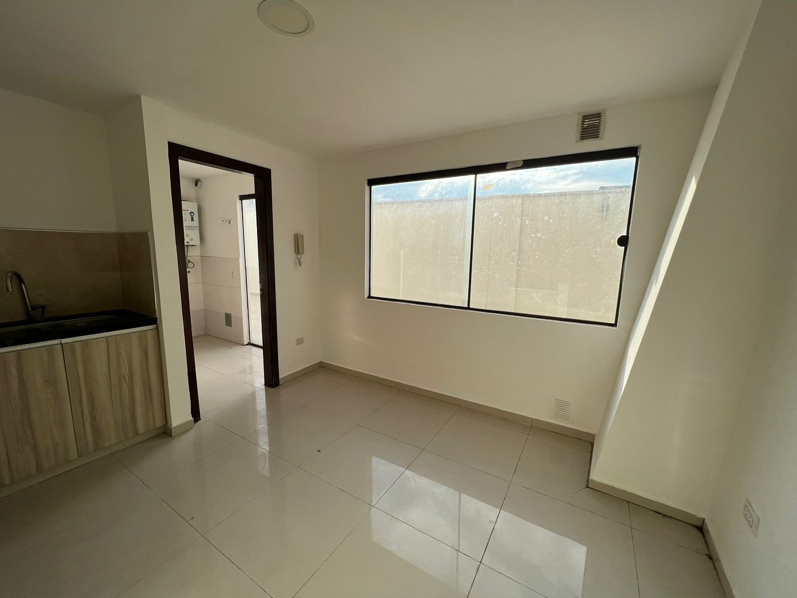 Departamento Zona central Calle tarija esquina Irla zona parque Urbano Foto 17