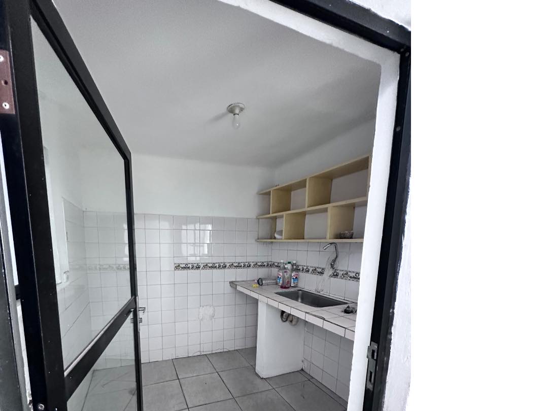 Galpón  sobre la Av. 26 de Febrero (2do anillo) Foto 9