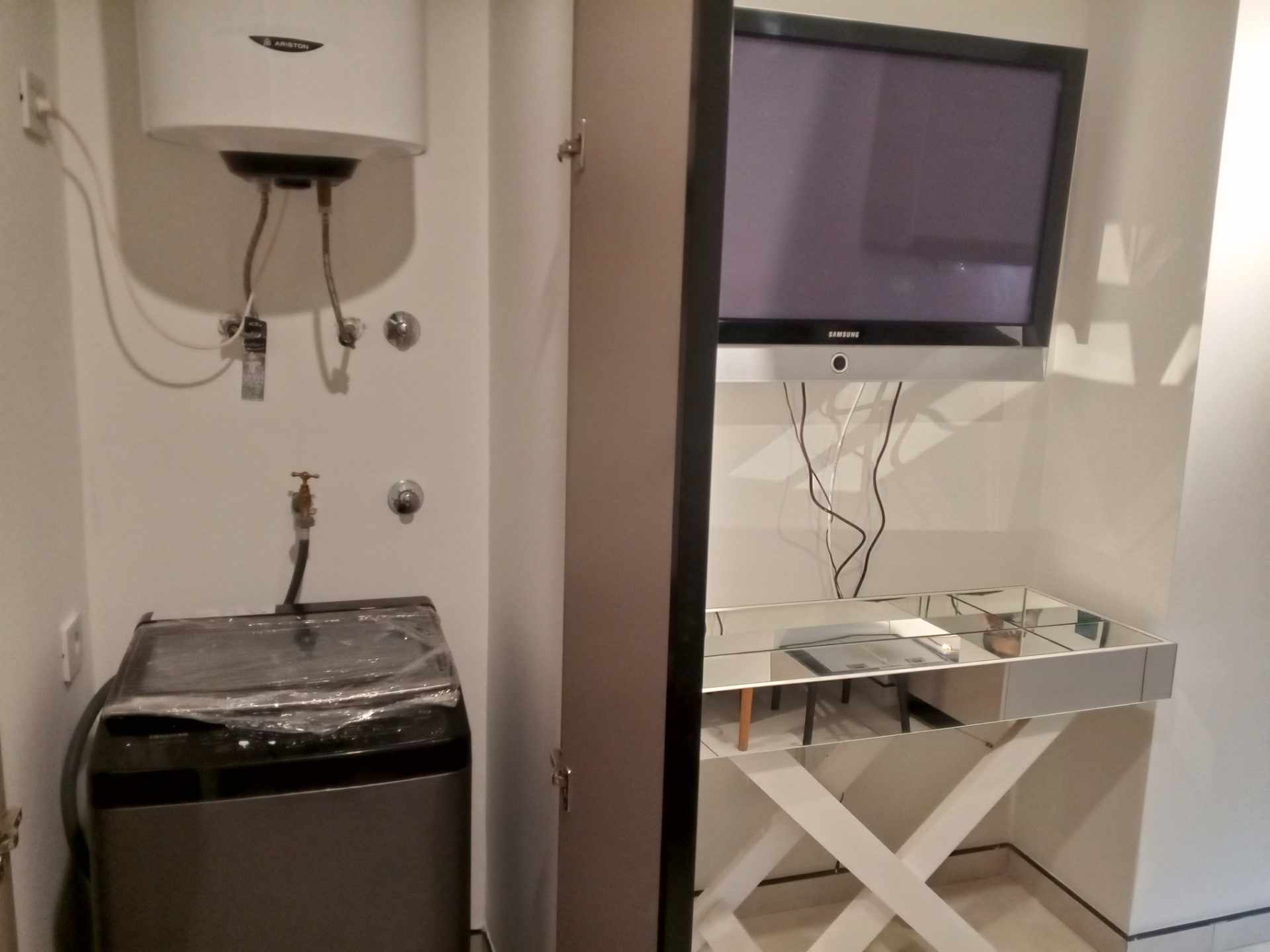 Departamento ALQUILO MONOAMBIENTE AMOBLADO EN CONDOMINIO STRATTO, Equipetrol Norte, 3er. y 4to. Anillo. Foto 4