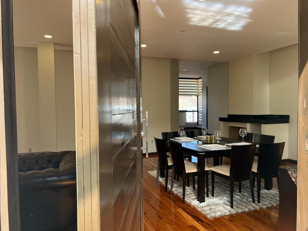 Departamento en Calacoto en La Paz 3 dormitorios 5 baños 1 parqueos Foto 17