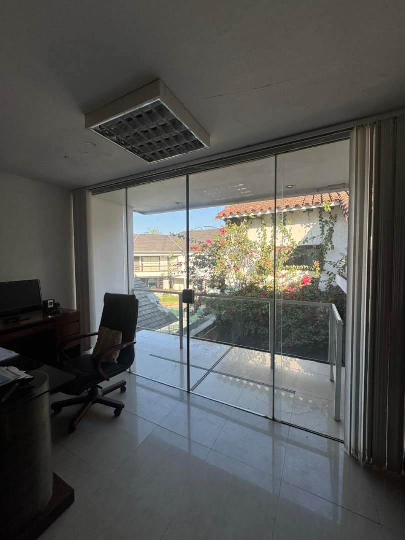 Local comercial en Equipetrol en Santa Cruz de la Sierra  1 baños  Foto 8