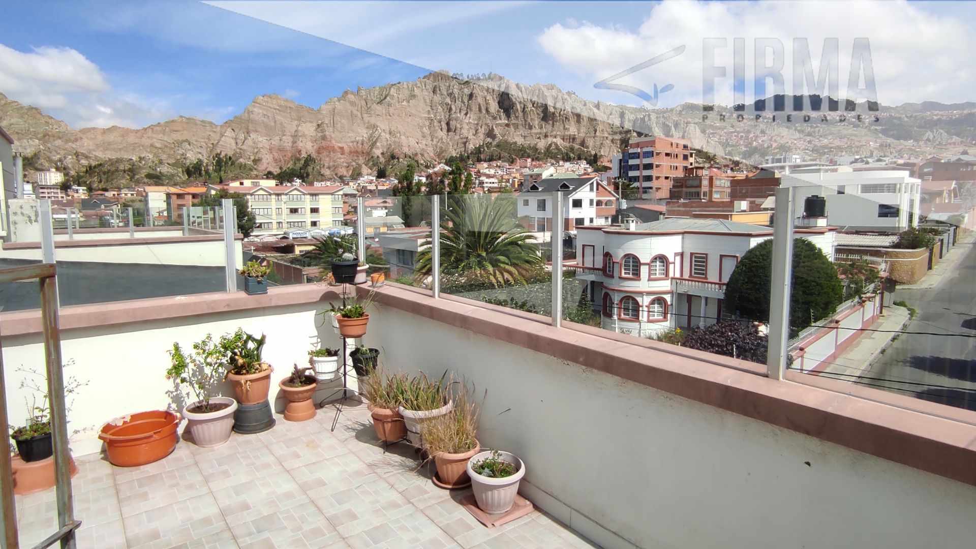 Departamento en Irpavi en La Paz 4 dormitorios 4 baños 2 parqueos Foto 15