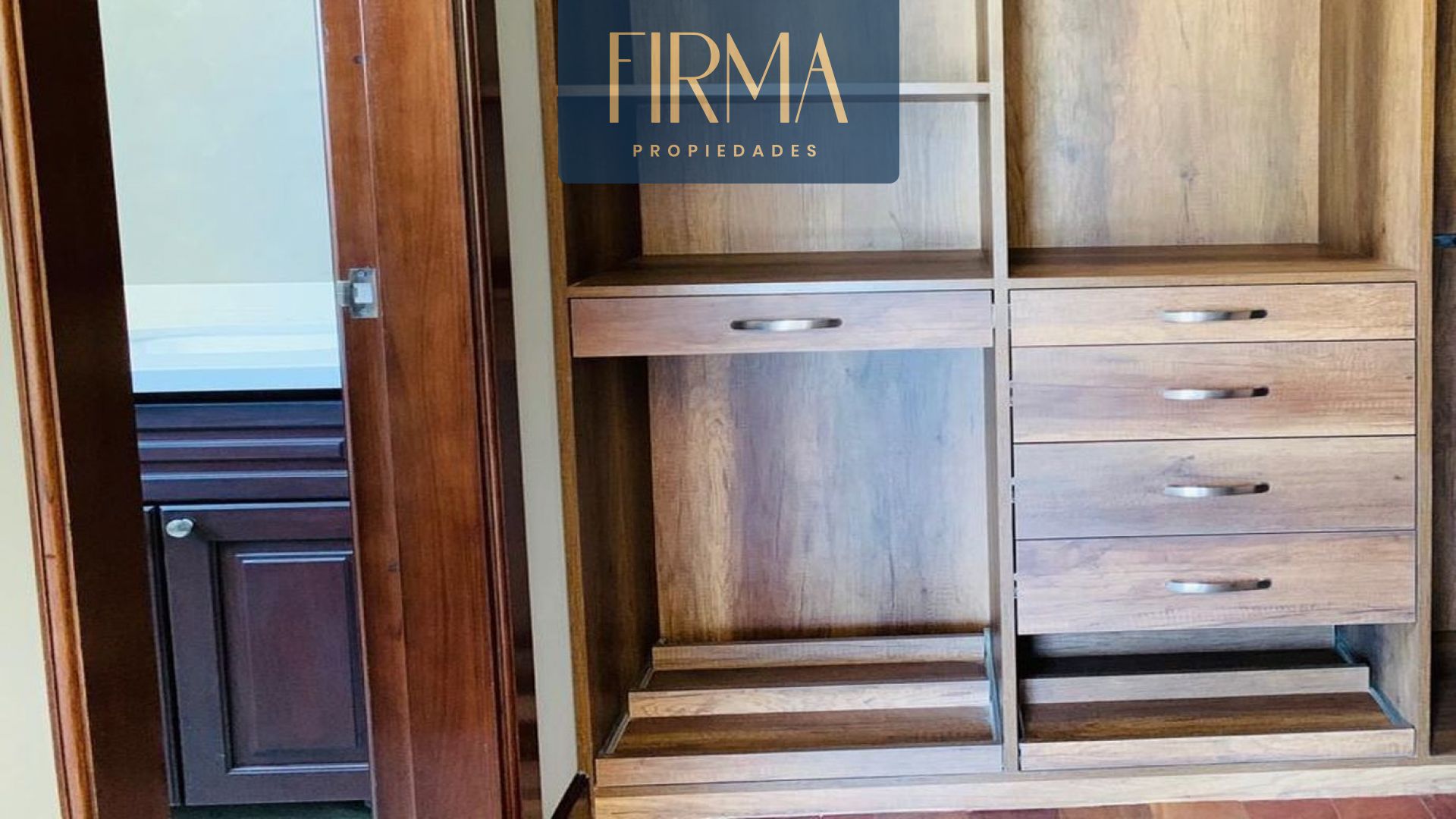 Departamento en Achumani en La Paz 3 dormitorios 5 baños 1 parqueos Foto 8