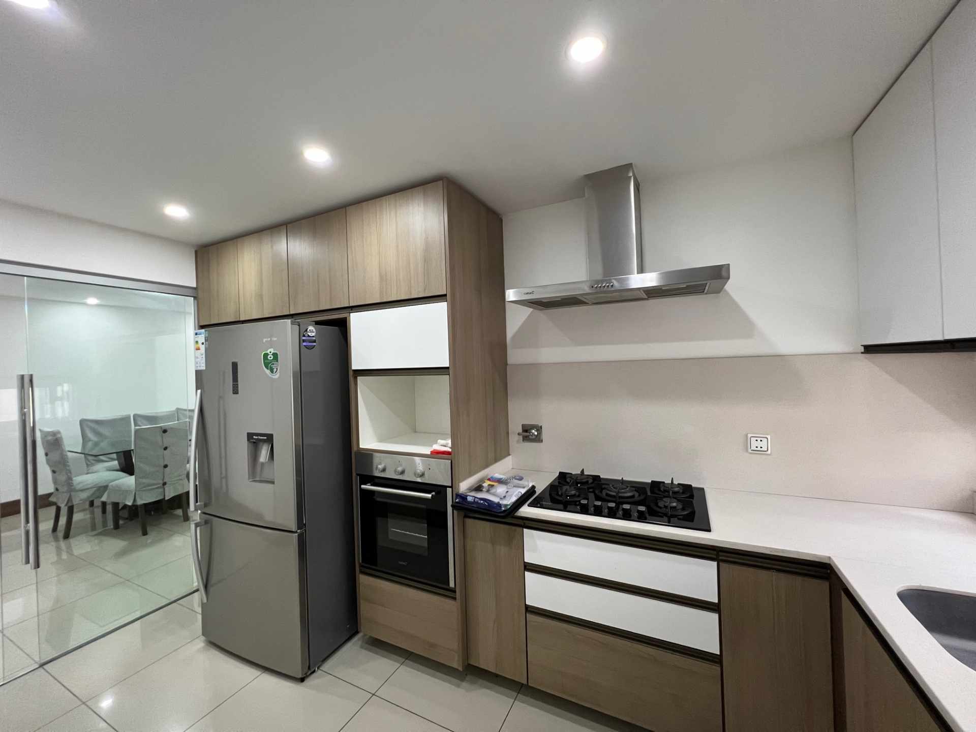 Departamento en AlquilerCondominio La Boutique, Equipetrol, 2do. y 3er. Anillo, cerca de todo.  2 dormitorios 2 baños 1 parqueos Foto 10