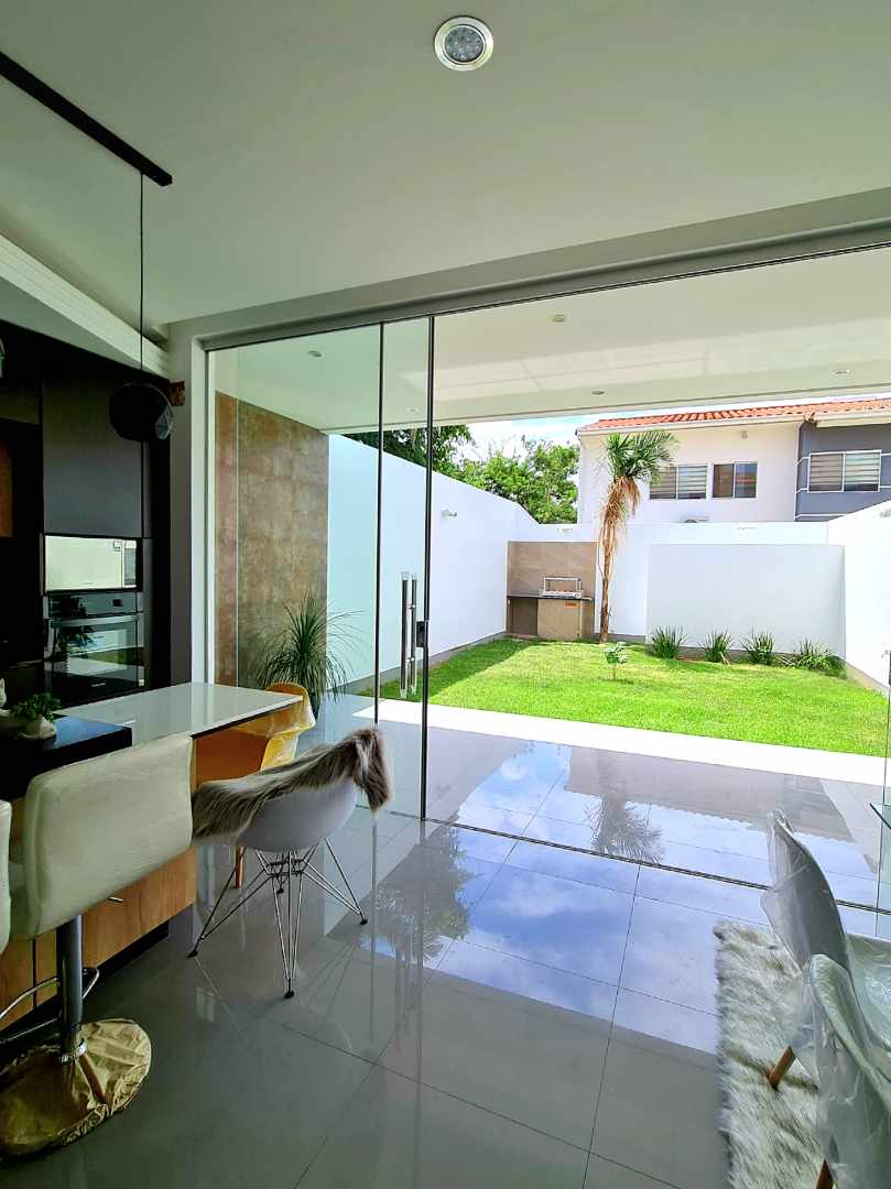 Casa en VentaPRE-VENTA ...Lindas!
CASAS EN ZONA NORTE
Km 8½ (entre 8vo y 9no anillo)
 Foto 13