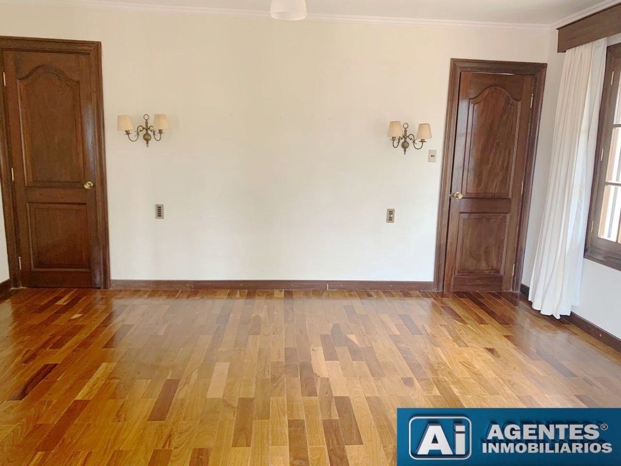 Casa en AlquilerLA FLORIDA HERMOSA RESIDENCIA EN ALQUILER 4 dormitorios 4 baños 4 parqueos Foto 13