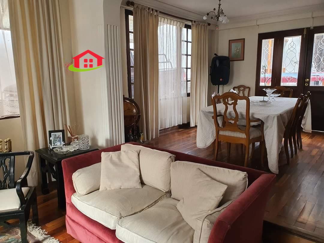 Casa en VentaAlto Irpavi  4 dormitorios 4 baños 3 parqueos Foto 12