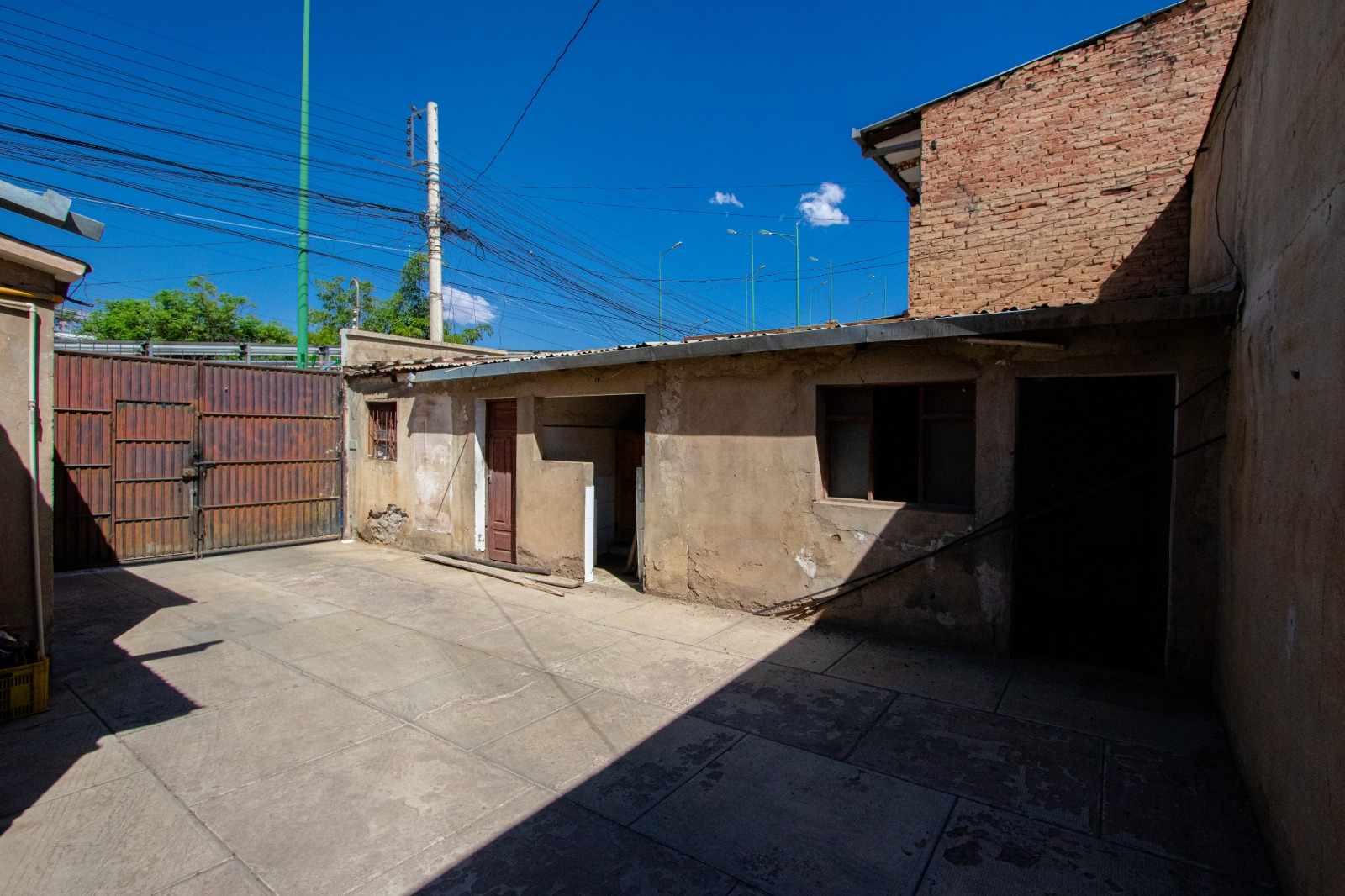 Casa en VentaAv. República - Y Av. 6 de agosto Sur 3 dormitorios 2 baños 2 parqueos Foto 4
