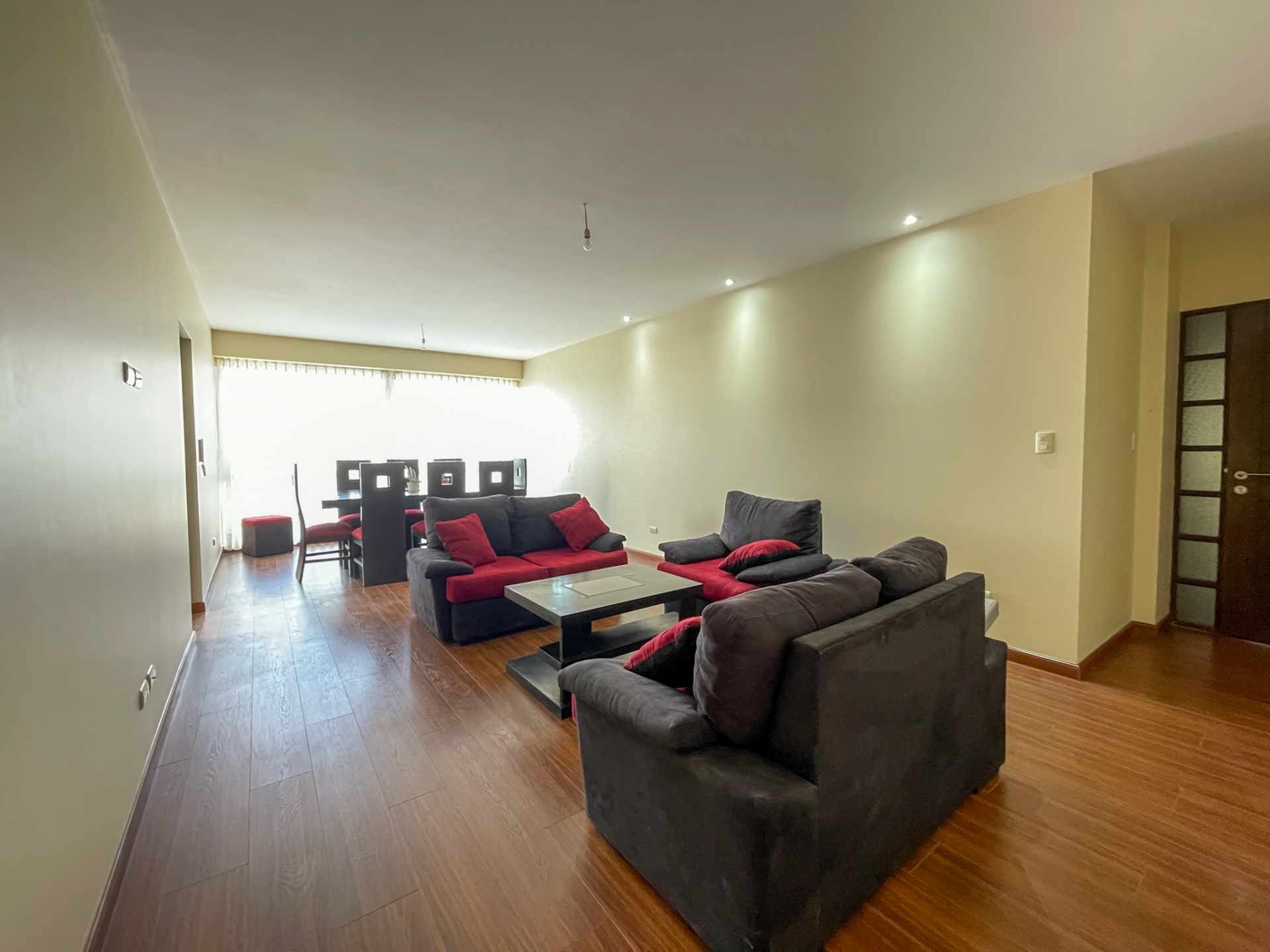 En Alquiler a $us 550 Foto 42