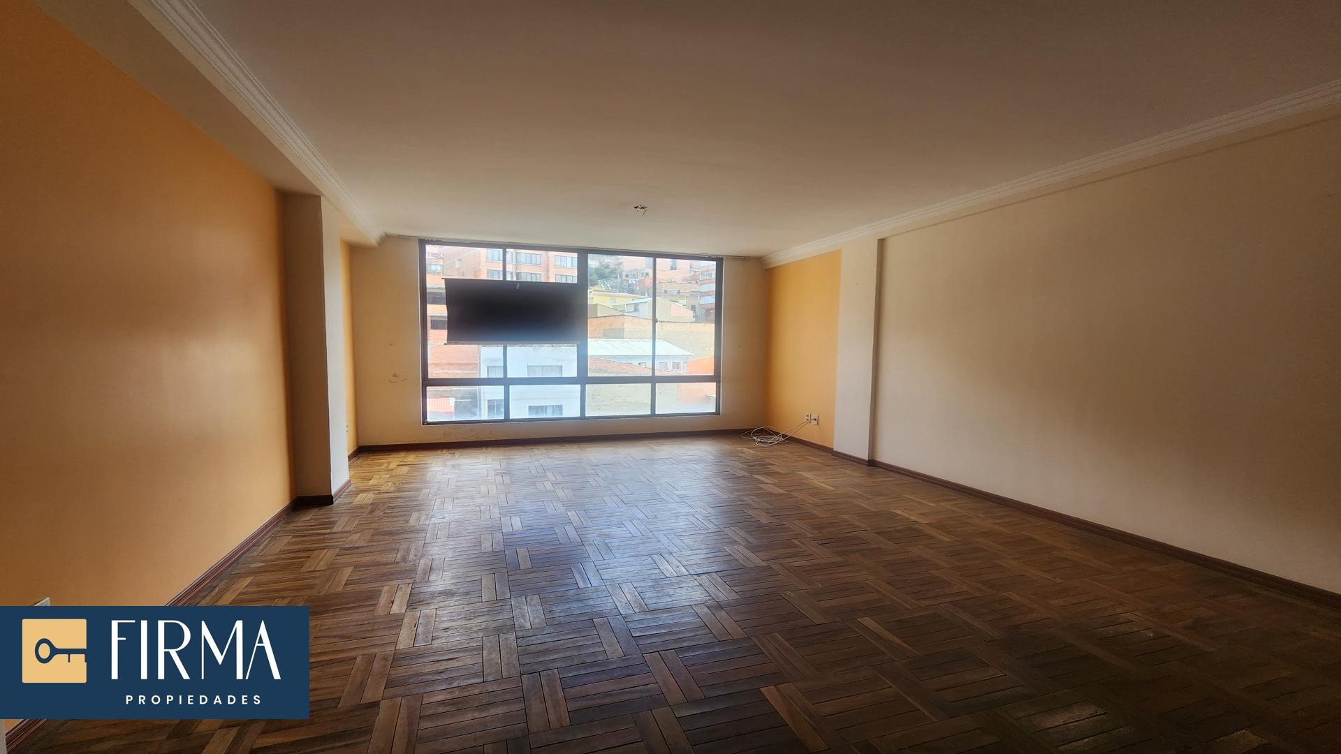 Departamento en Miraflores en La Paz 3 dormitorios 3 baños  Foto 13