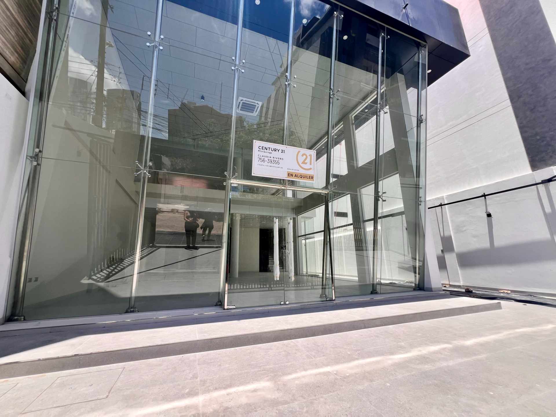 En Alquiler a Bs 23,000 Foto 1