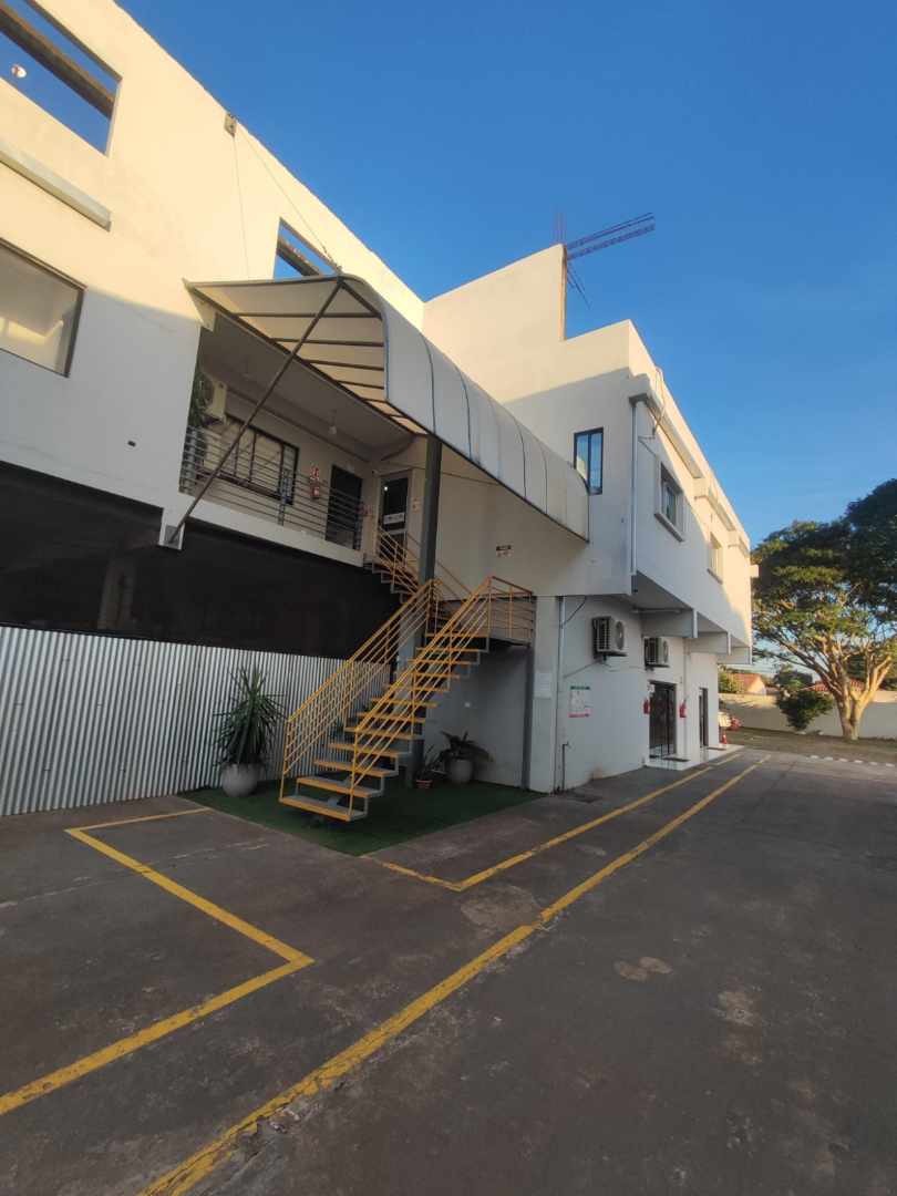 Edificio en Entre 4to y 5to anillo Sur en Santa Cruz de la Sierra 11 dormitorios 6 baños 15 parqueos Foto 15