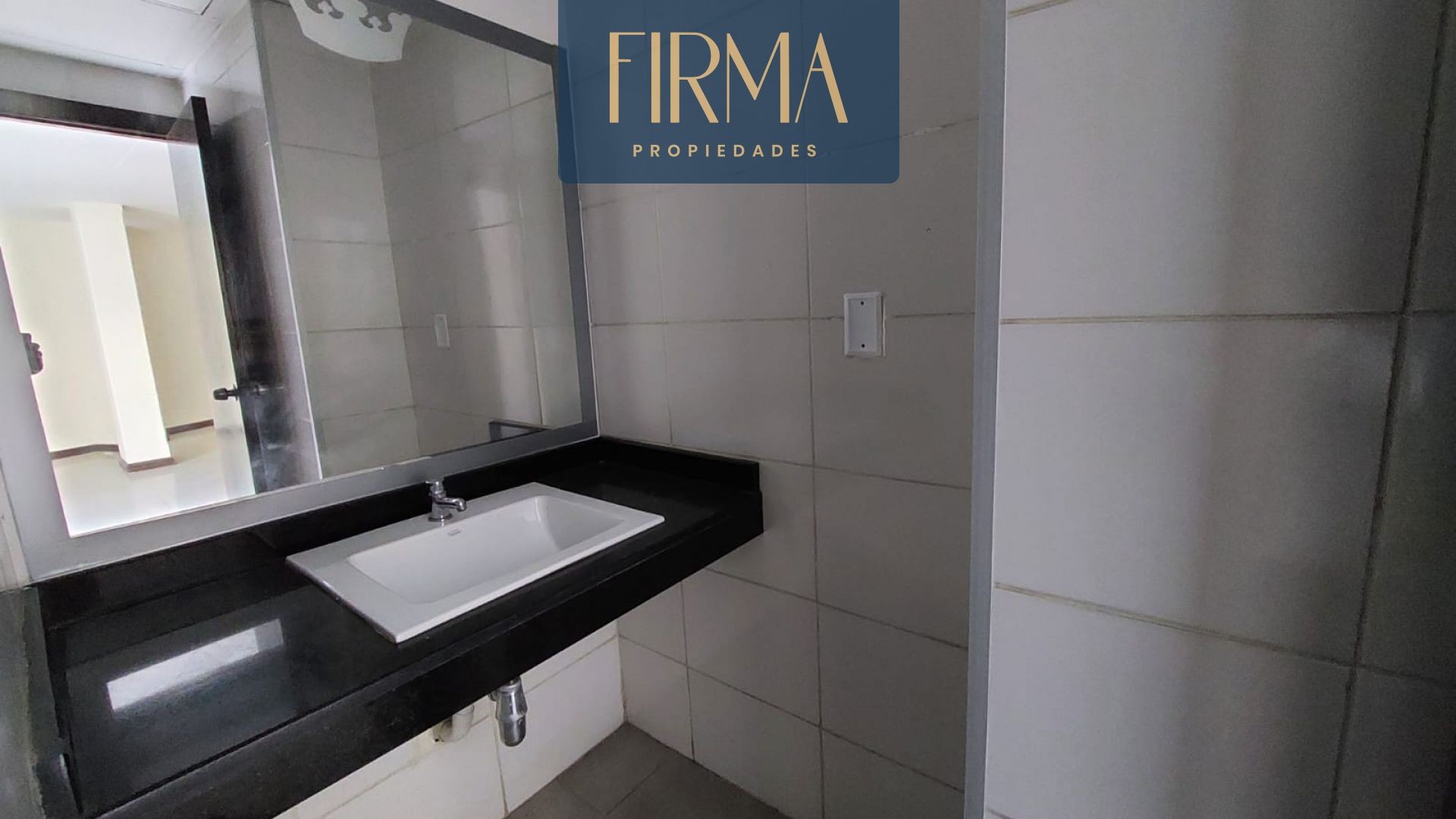 En Alquiler a $us 2,800 Foto 6