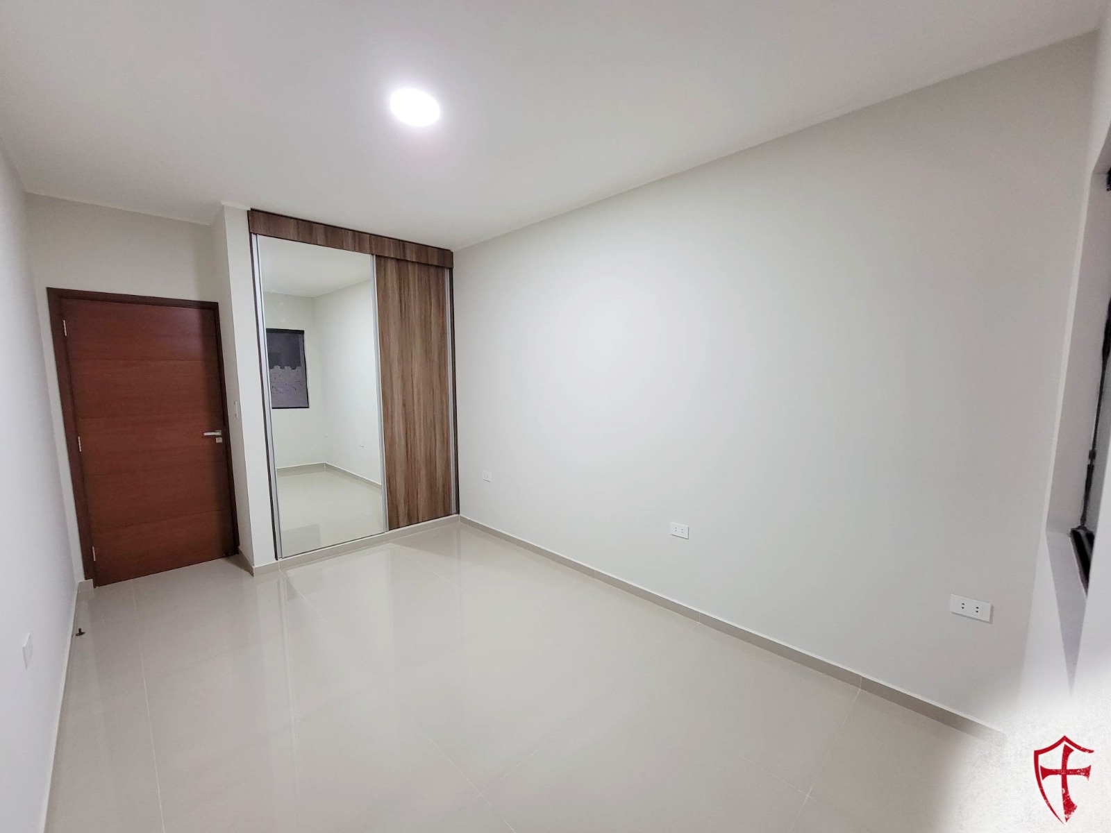 Casa en Entre 3er y 4to anillo Oeste en Santa Cruz de la Sierra 3 dormitorios 3 baños 2 parqueos Foto 5