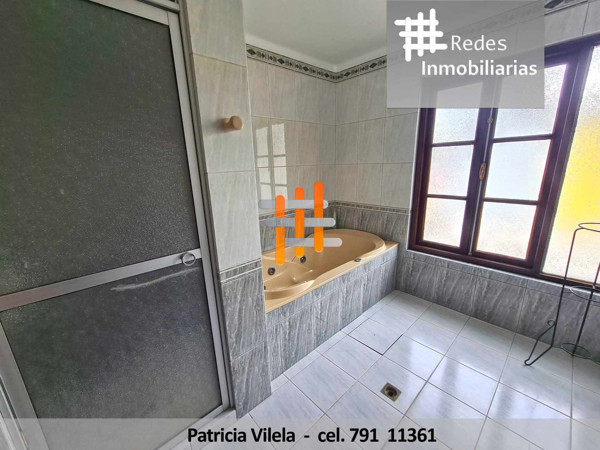 Casa en Achumani en La Paz 4 dormitorios 8 baños 4 parqueos Foto 19