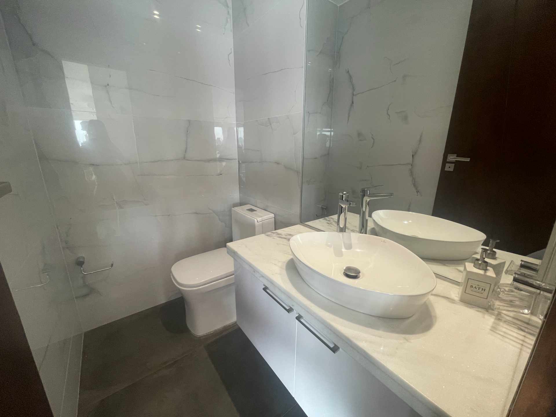 Departamento en Entre 2do y 3er anillo Este en Santa Cruz de la Sierra 3 dormitorios 3 baños 2 parqueos Foto 19