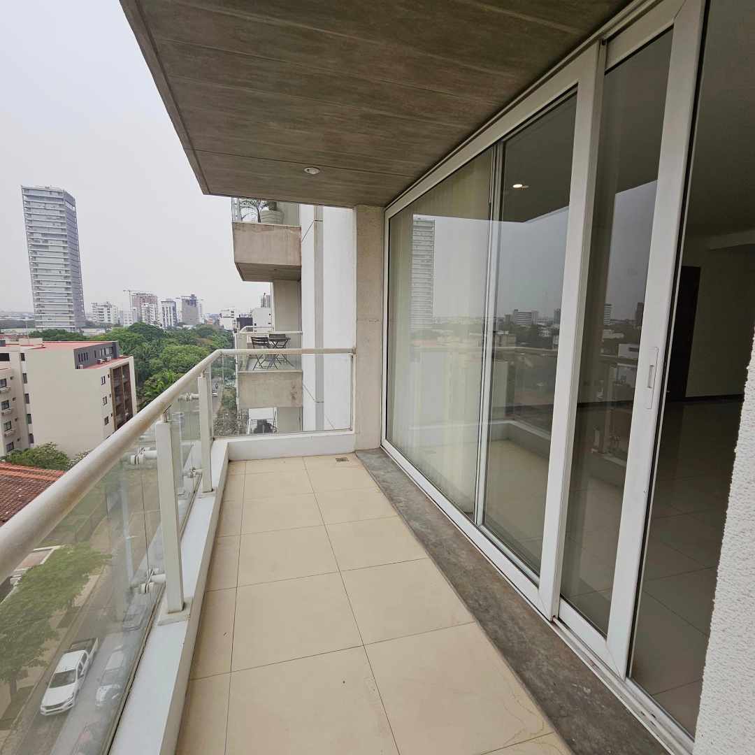 Departamento AV. CANAL ISUTO , ENTRE 2DO Y 3ER ANILLO Foto 8