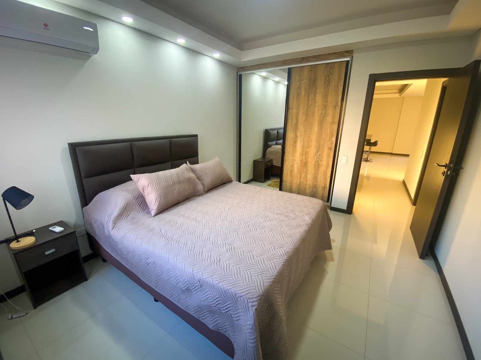 Departamento en Equipetrol en Santa Cruz de la Sierra 2 dormitorios 3 baños 1 parqueos Foto 8