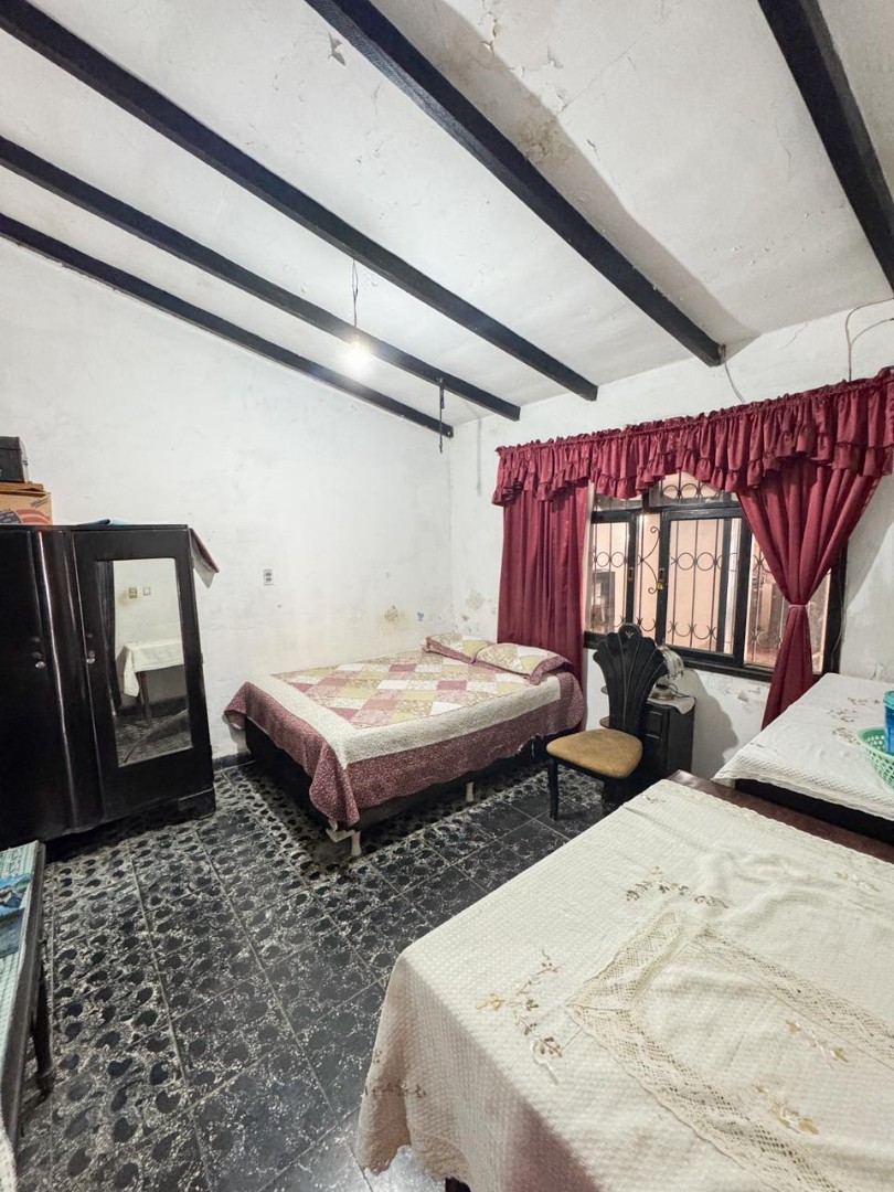 Casa en VentaZona este Avenida Brasil entre 2do y 3er anillo 5 dormitorios 3 baños 2 parqueos Foto 9