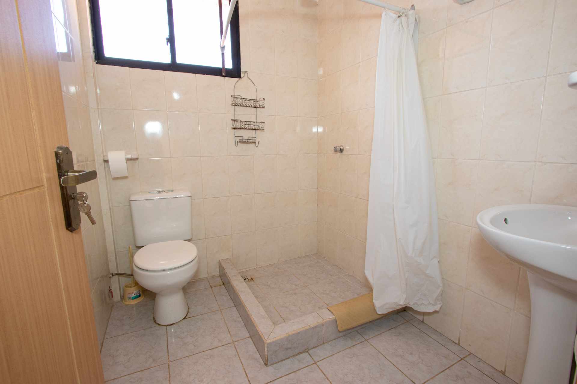 Casa en Sacaba en Cochabamba 4 dormitorios 2 baños 1 parqueos Foto 21