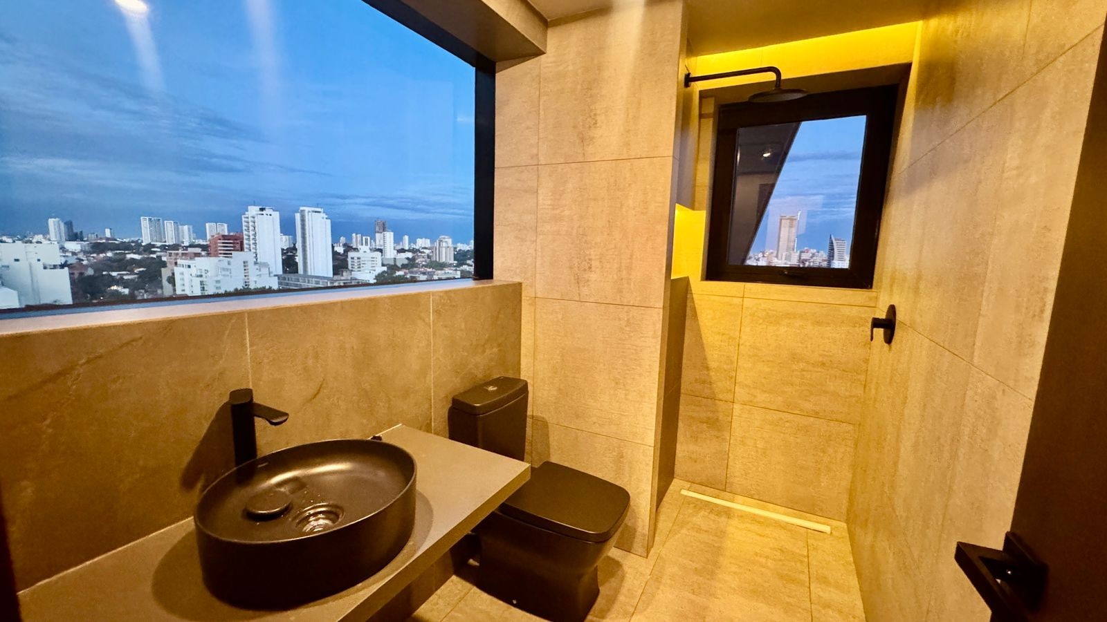 Departamento en Equipetrol en Santa Cruz de la Sierra 2 dormitorios 3 baños  Foto 15