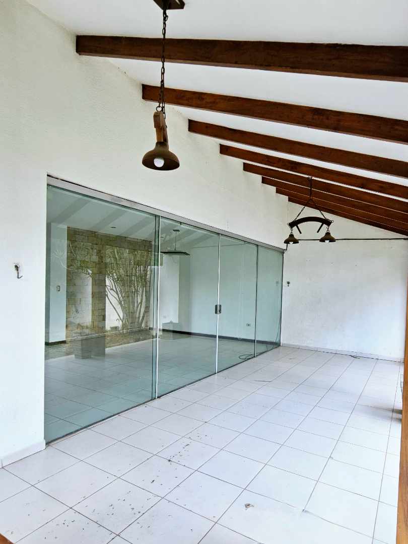 Casa en Entre 5to y 6to anillo Norte en Santa Cruz de la Sierra 3 dormitorios 3 baños 2 parqueos Foto 29