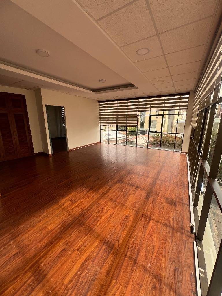 Oficina en AlquilerSAN MIGUEL, CALLE GABRIEL RENÉ MORENO 4 dormitorios 2 baños  Foto 2