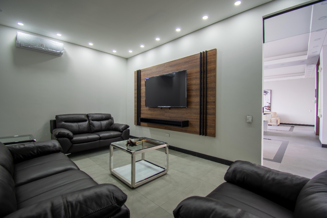 Departamento en AlquilerEN ALQUILER EQUIPETROL CALLE HERNAN ALDABA PAZ PLAZA ITALIA 2 dormitorios 3 baños 1 parqueos Foto 17