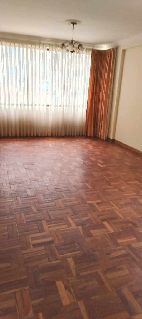 Departamento en AlquilerCALACOTO URB. NUEVOS PINOS 3 dormitorios 4 baños  Foto 6