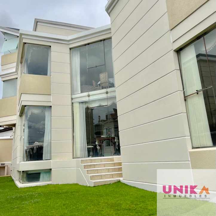 Casa en Venta🏡 HERMOSA CASA AMPLIA Y LLENA DE SOL EN VENTA, EN EL LUGAR MAS CÉNTRICO DE ACHUMANI 4 dormitorios 5 baños 4 parqueos Foto 11
