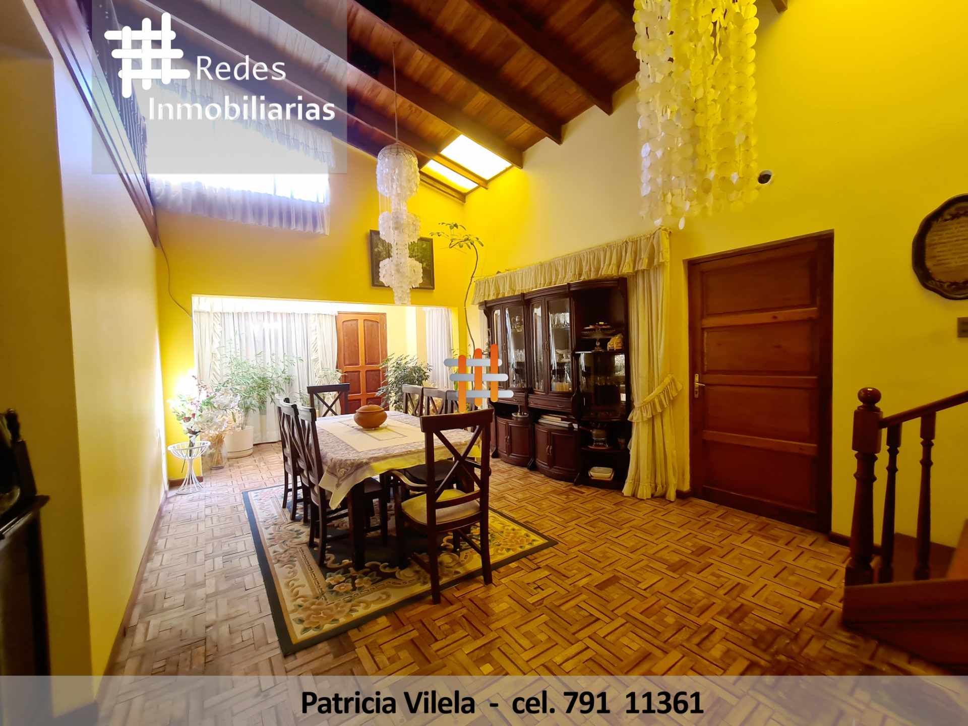 Casa en VentaCASA EN VENTA CON UBICACIÓN INMEJORABLE
A INICIOS DE IRPAVI, EN ESQUINA, SOBRE AV. PRINCIPAL 4 dormitorios 5 baños 2 parqueos Foto 12