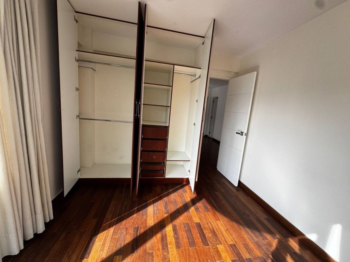 Departamento en Cota Cota en La Paz 3 dormitorios 2 baños 1 parqueos Foto 11