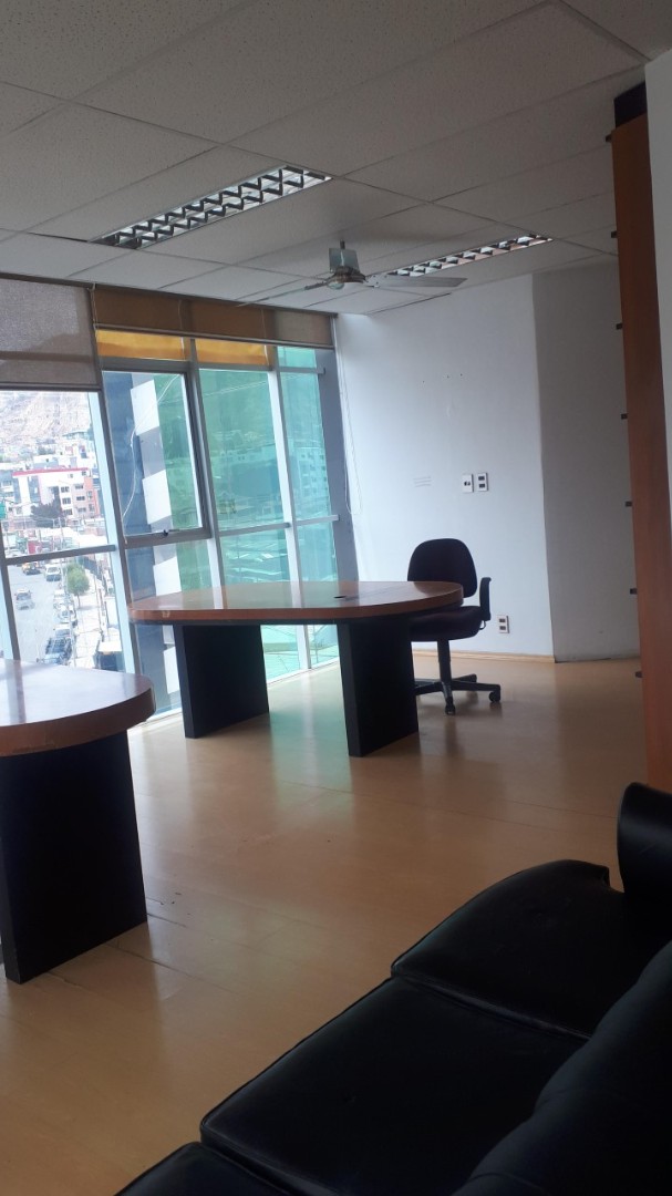 Oficina en Calacoto en La Paz 3 dormitorios 2 baños 1 parqueos Foto 5