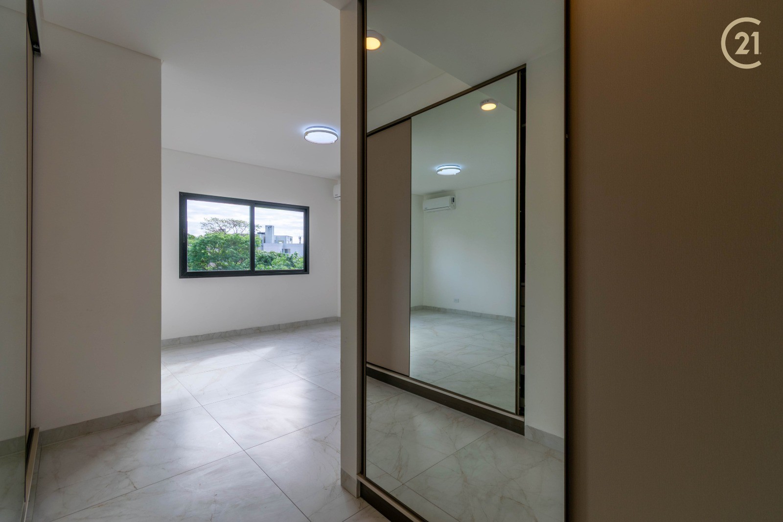 Departamento en Equipetrol en Santa Cruz de la Sierra 2 dormitorios 3 baños 1 parqueos Foto 13