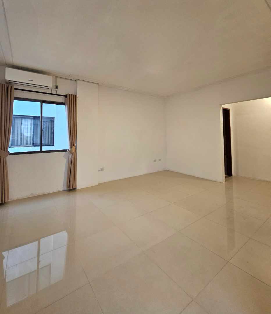 Departamento en AlquilerAv. Beni y Av. Trinidad 2do anillo  Foto 8