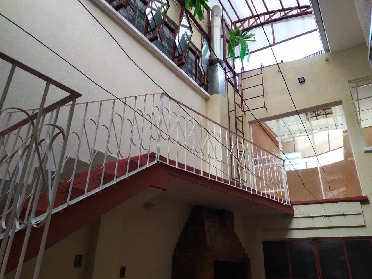 Casa en Miraflores en La Paz 4 dormitorios 4 baños 3 parqueos Foto 3